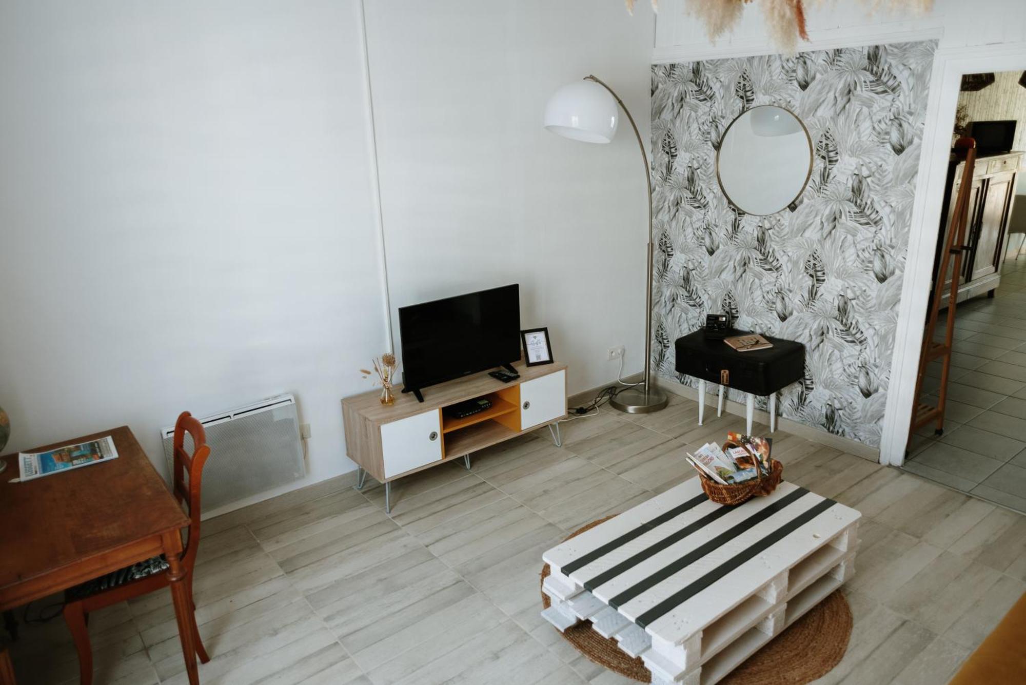 Studio De Plain-Pied Avec Terrasse Et Jardin Apartment Saint-Meard-de-Gurcon Exterior foto
