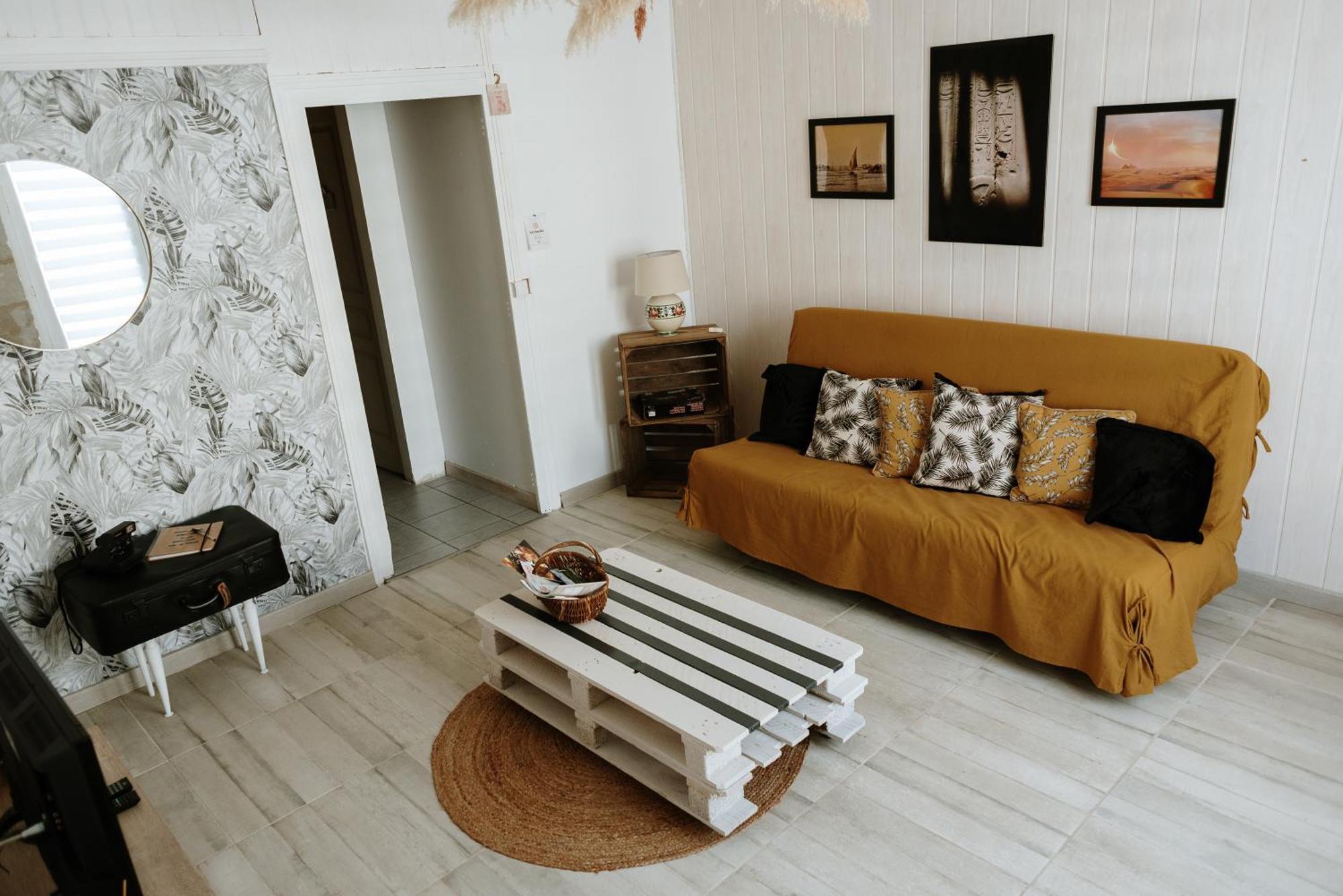 Studio De Plain-Pied Avec Terrasse Et Jardin Apartment Saint-Meard-de-Gurcon Exterior foto